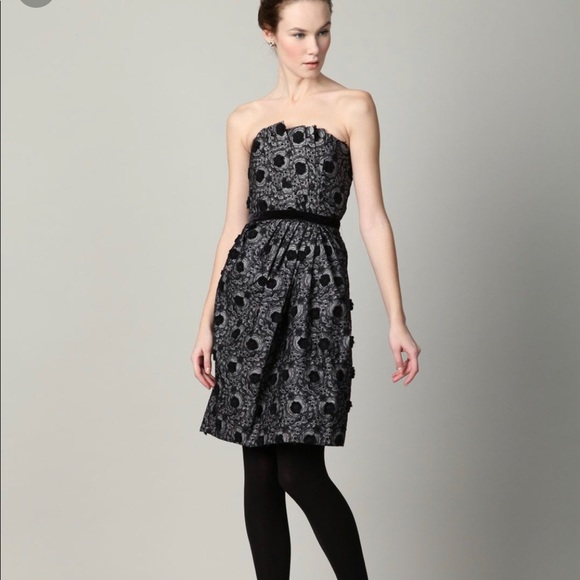 Marc By Marc Jacobs Dresses & Skirts - Marc By Marc Jacob Embroidered Strapless Dress Marc By Marc Jacobs Dresses & Skirts - Marc By Marc Jacob Embroidered Strapless Dress